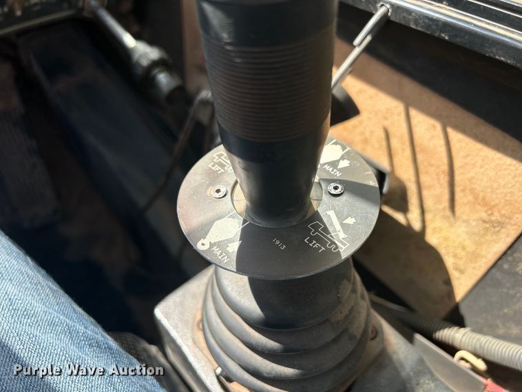 image for item DS0815 1988 Grove  4425G crane