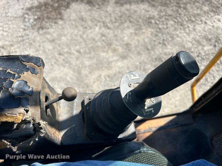 image for item DS0815 1988 Grove  4425G crane