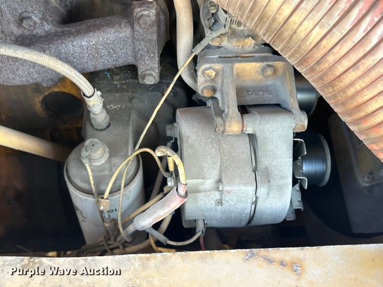 image for item DS0815 1988 Grove  4425G crane