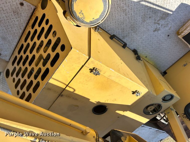 image for item DS0815 1988 Grove  4425G crane