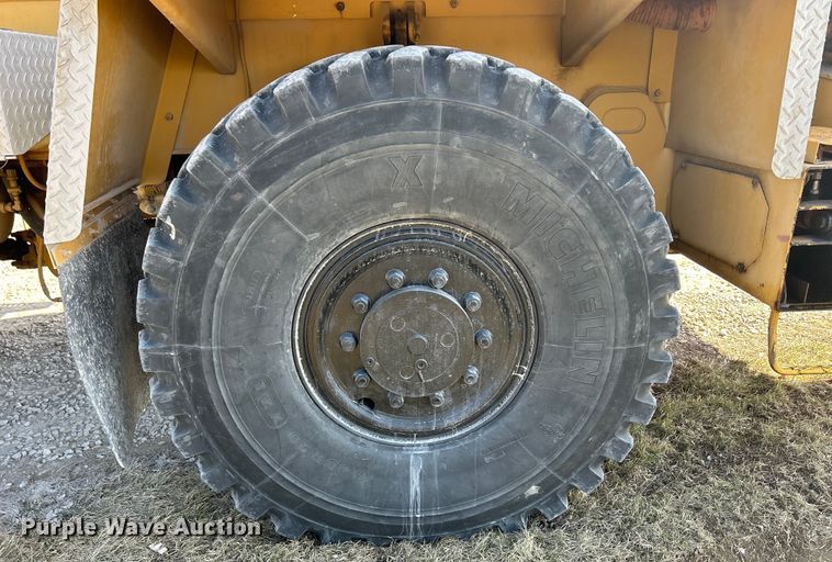 image for item DS0815 1988 Grove  4425G crane