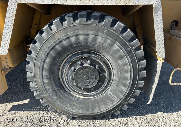 image for item DS0815 1988 Grove  4425G crane