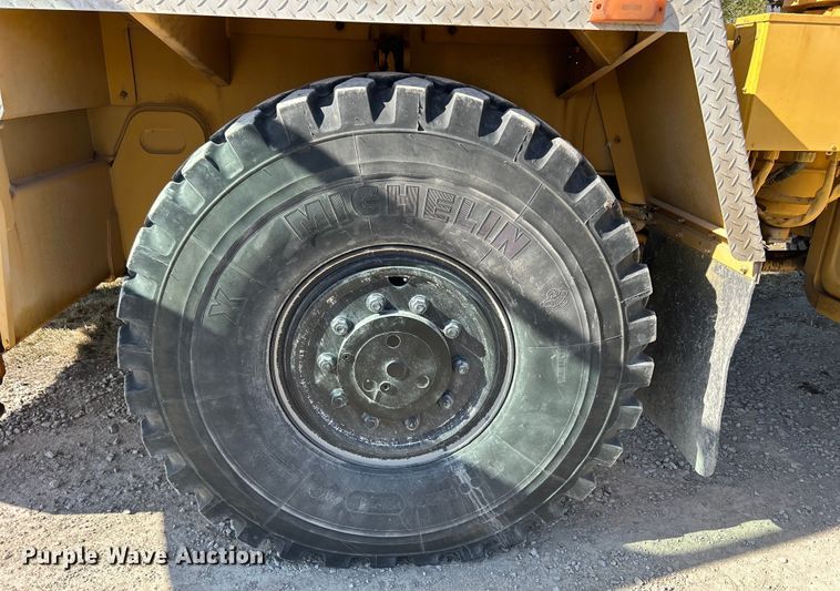 image for item DS0815 1988 Grove  4425G crane