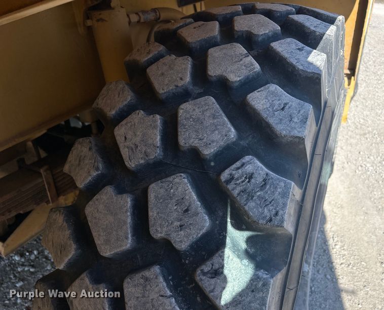 image for item DS0815 1988 Grove  4425G crane