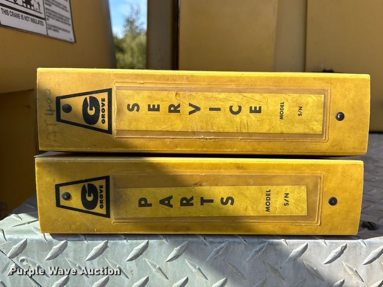 image for item DS0815 1988 Grove  4425G crane