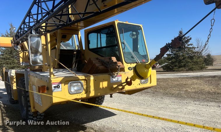 image for item DS0815 1988 Grove  4425G crane