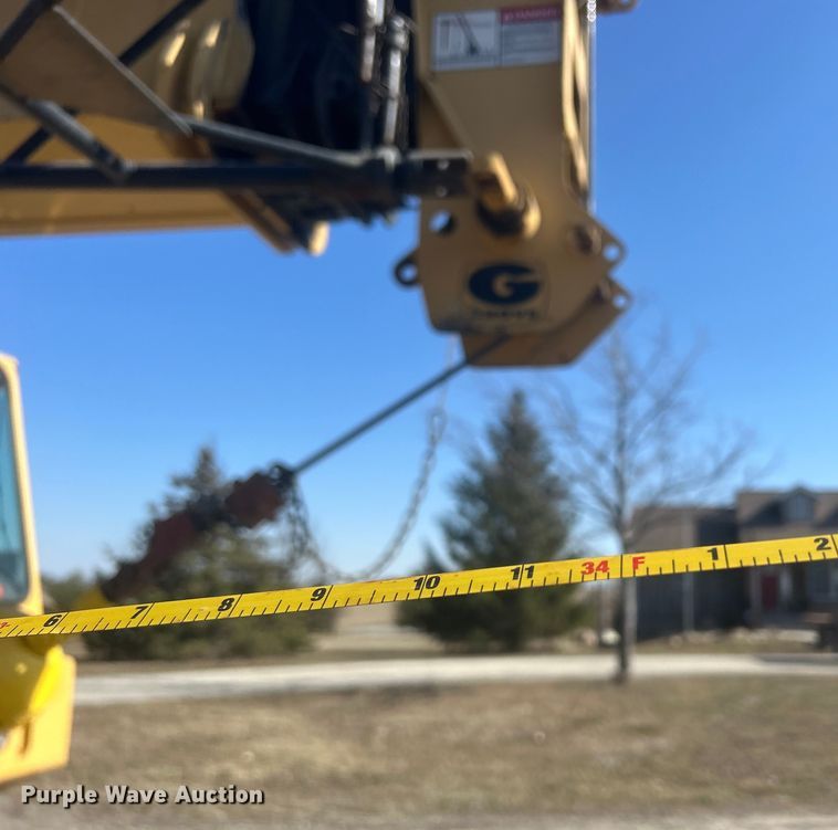 image for item DS0815 1988 Grove  4425G crane