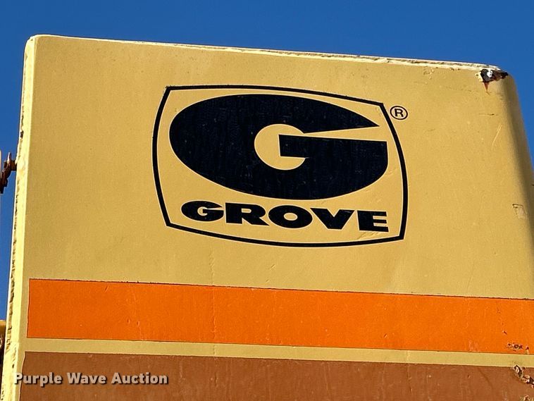 image for item DS0815 1988 Grove  4425G crane