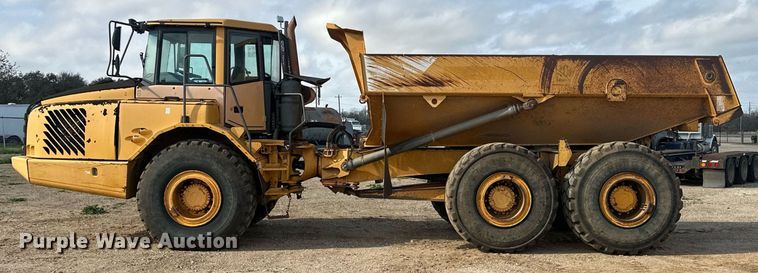 image for item DS2899 2008 Volvo A25E haul truck