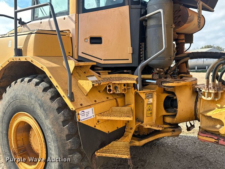 image for item DS2899 2008 Volvo A25E haul truck
