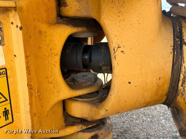 image for item DS2899 2008 Volvo A25E haul truck