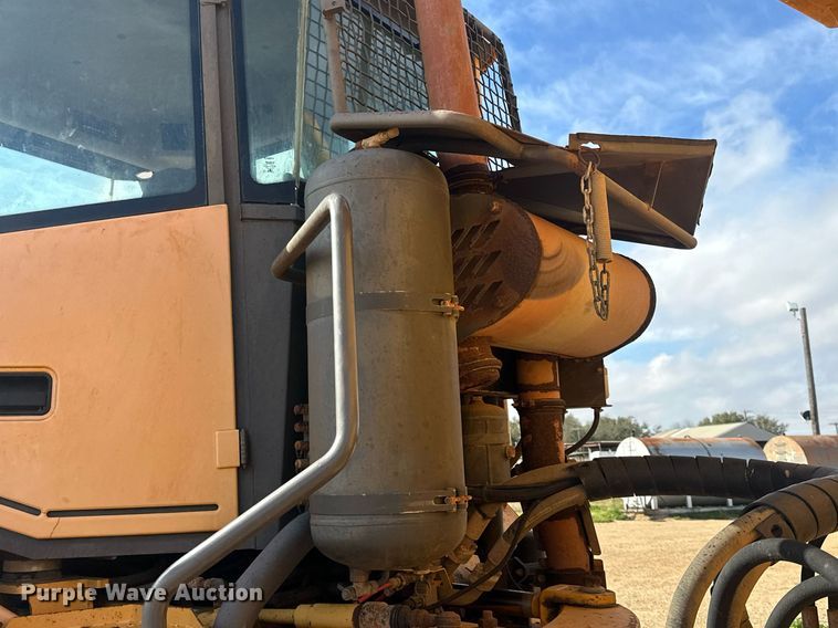 image for item DS2899 2008 Volvo A25E haul truck