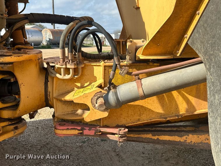 image for item DS2899 2008 Volvo A25E haul truck