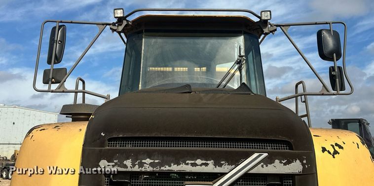 image for item DS2899 2008 Volvo A25E haul truck