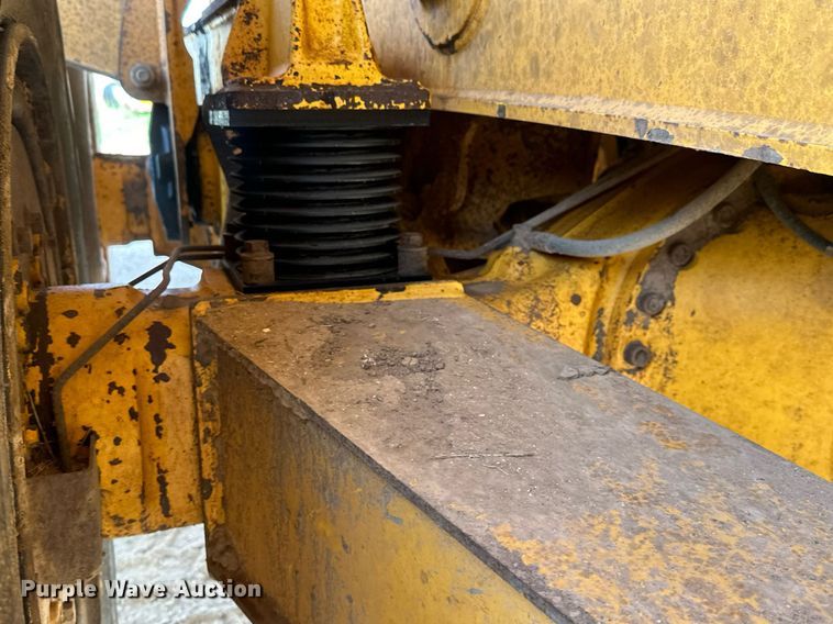 image for item DS2899 2008 Volvo A25E haul truck