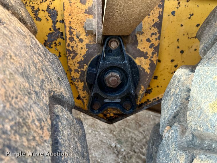 image for item DS2899 2008 Volvo A25E haul truck