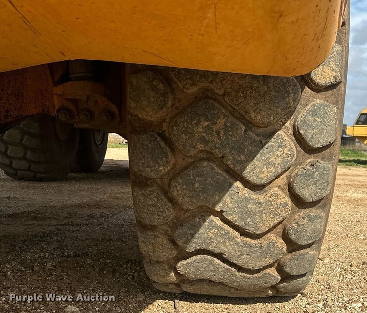 image for item DS2899 2008 Volvo A25E haul truck