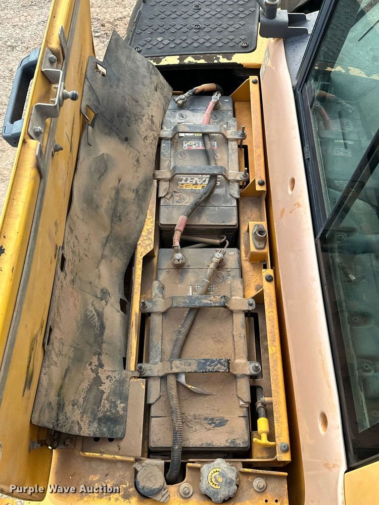 image for item DS2899 2008 Volvo A25E haul truck