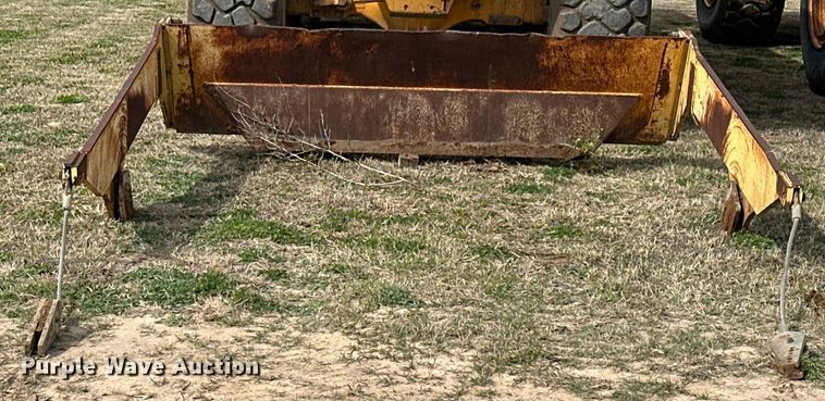 image for item DS2899 2008 Volvo A25E haul truck