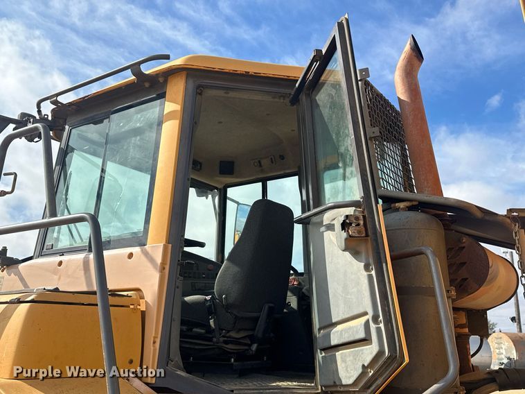 image for item DS2899 2008 Volvo A25E haul truck