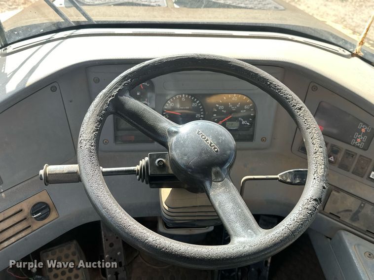 image for item DS2899 2008 Volvo A25E haul truck