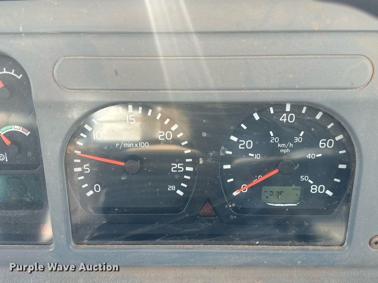 image for item DS2899 2008 Volvo A25E haul truck