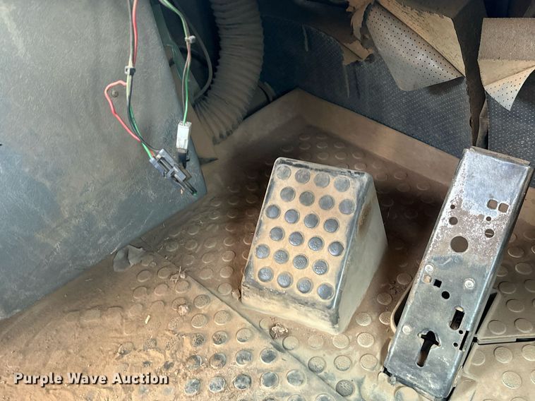 image for item DS2899 2008 Volvo A25E haul truck