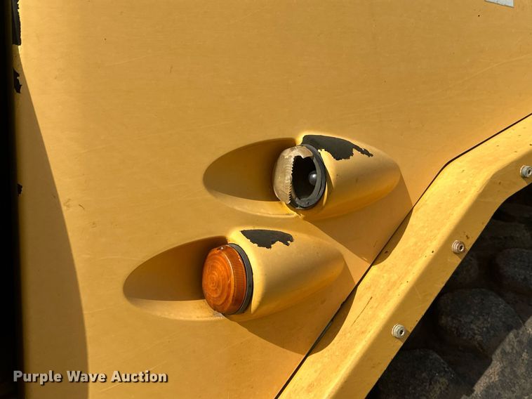 image for item DS2899 2008 Volvo A25E haul truck