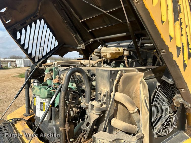 image for item DS2899 2008 Volvo A25E haul truck