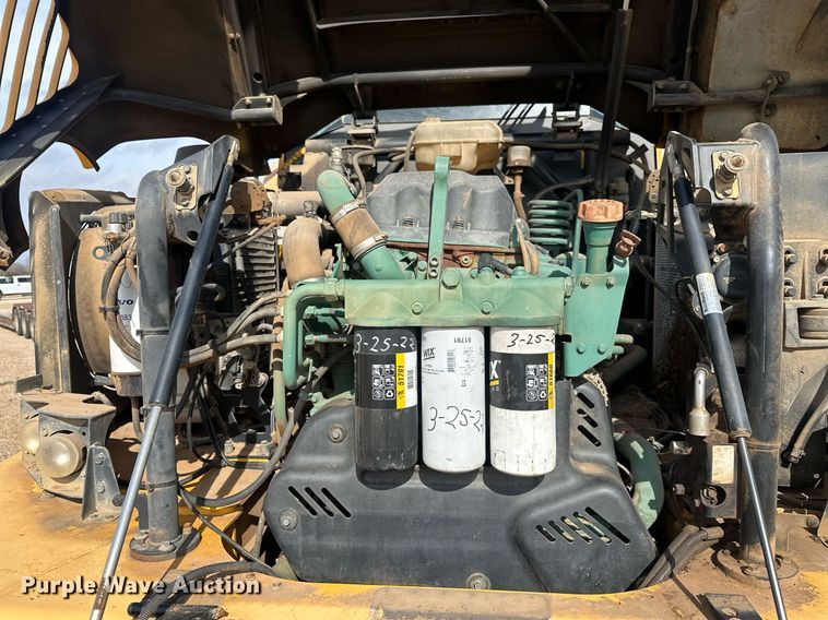 image for item DS2899 2008 Volvo A25E haul truck