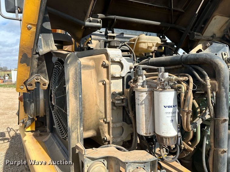 image for item DS2899 2008 Volvo A25E haul truck