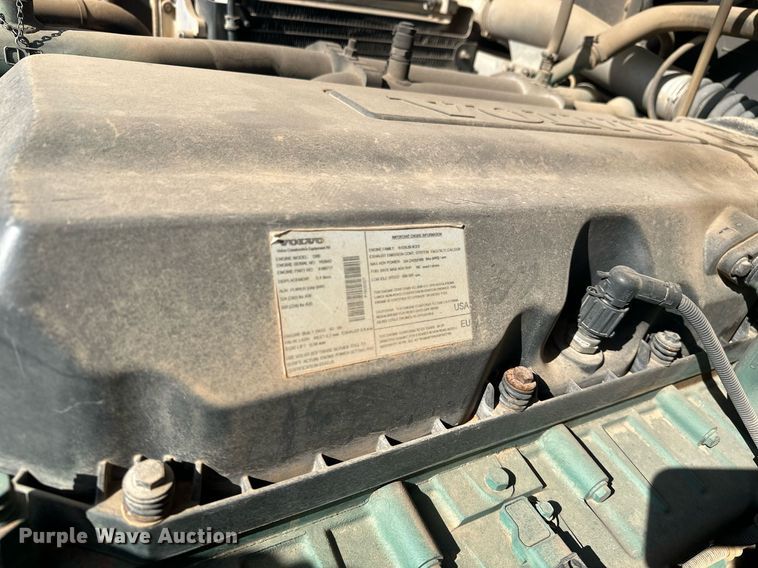 image for item DS2899 2008 Volvo A25E haul truck