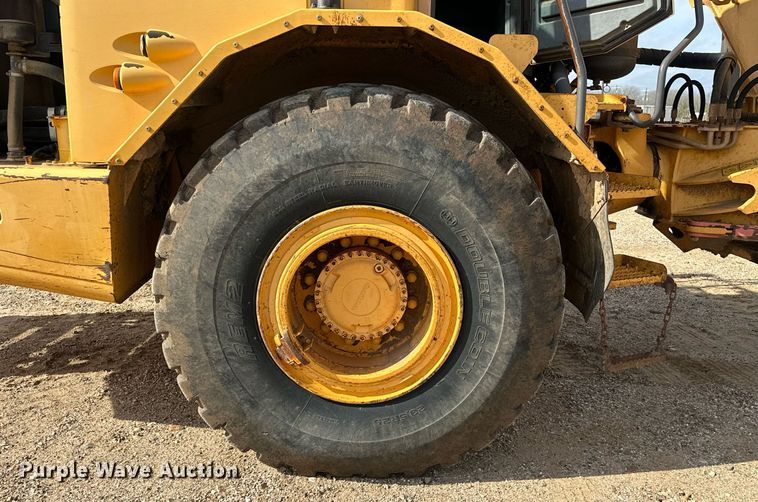 image for item DS2899 2008 Volvo A25E haul truck