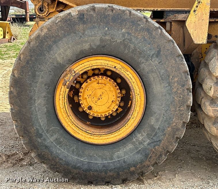 image for item DS2899 2008 Volvo A25E haul truck