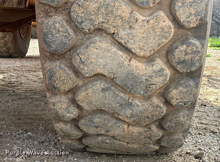 image for item DS2899 2008 Volvo A25E haul truck