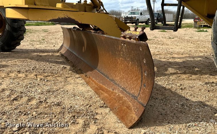 image for item DS2901 1992 Caterpillar  140G motor grader