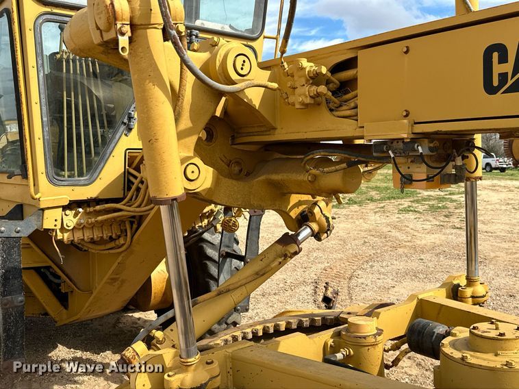 image for item DS2901 1992 Caterpillar  140G motor grader