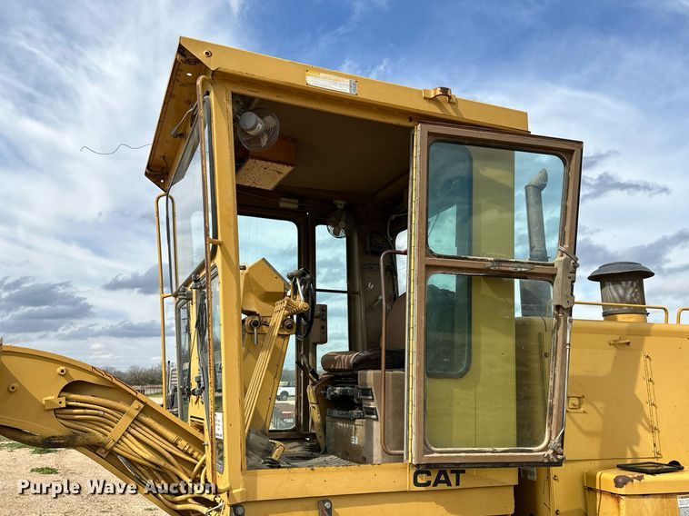 image for item DS2901 1992 Caterpillar  140G motor grader