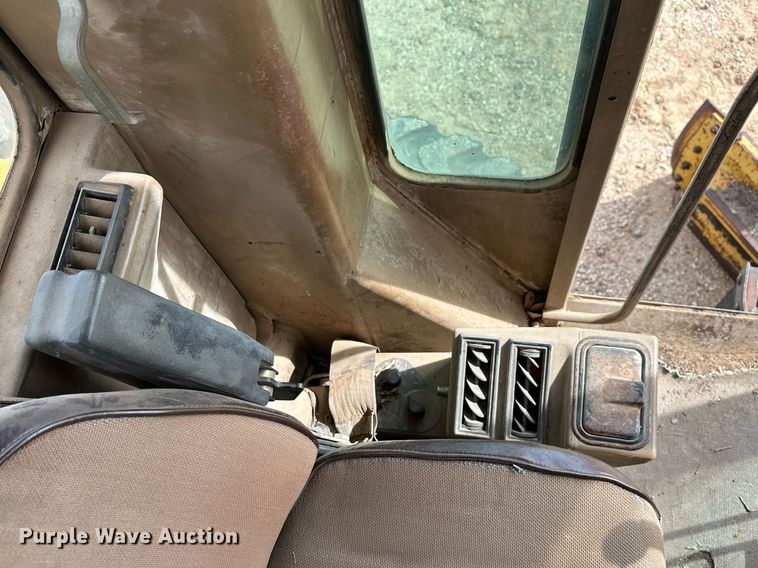 image for item DS2901 1992 Caterpillar  140G motor grader