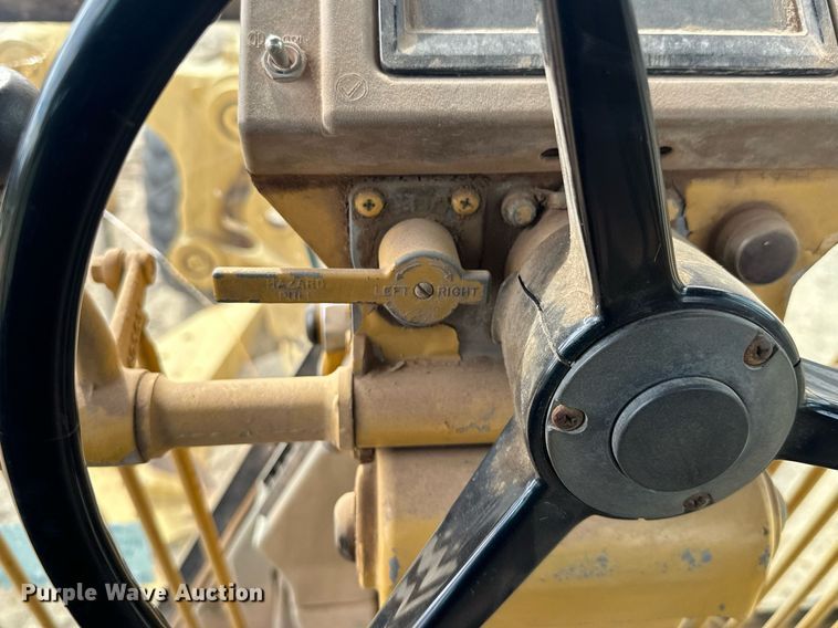 image for item DS2901 1992 Caterpillar  140G motor grader