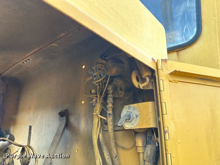 image for item DS2901 1992 Caterpillar  140G motor grader