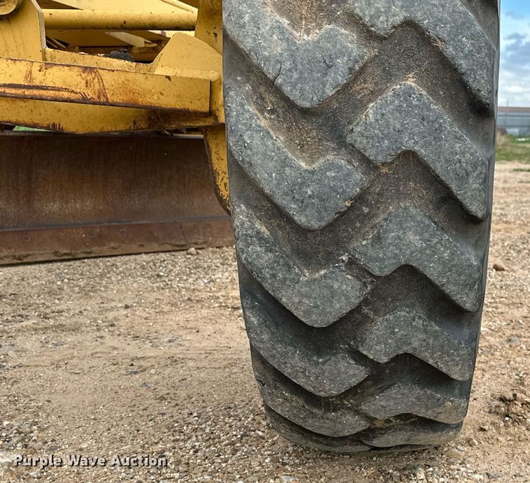 image for item DS2901 1992 Caterpillar  140G motor grader