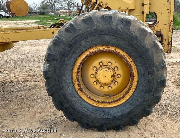 image for item DS2901 1992 Caterpillar  140G motor grader