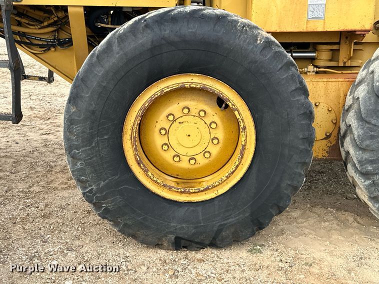 image for item DS2901 1992 Caterpillar  140G motor grader