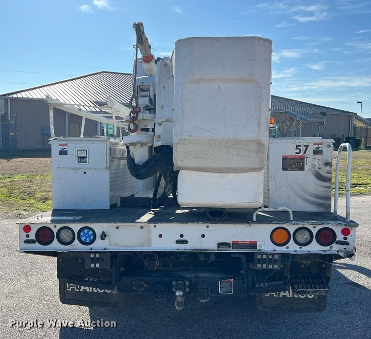 image for item DS2918 2017 Ford F550 bucket truck