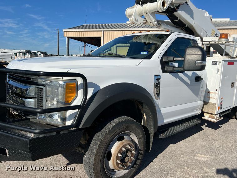 image for item DS2918 2017 Ford F550 bucket truck