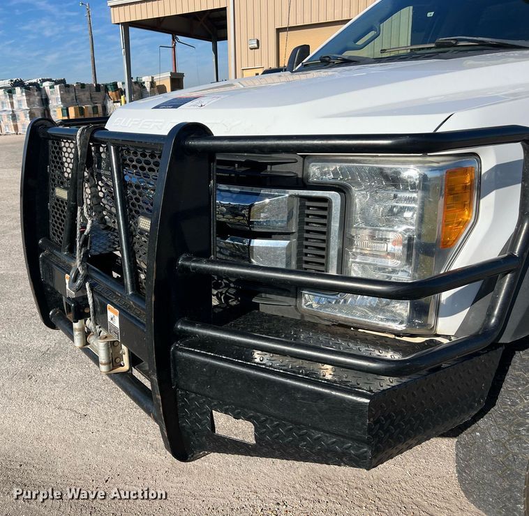 image for item DS2918 2017 Ford F550 bucket truck