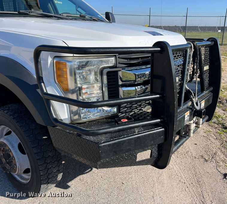 image for item DS2918 2017 Ford F550 bucket truck