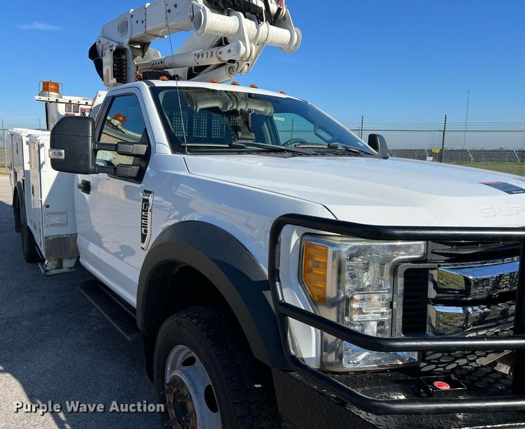 image for item DS2918 2017 Ford F550 bucket truck