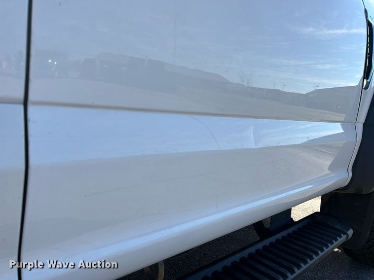 image for item DS2918 2017 Ford F550 bucket truck